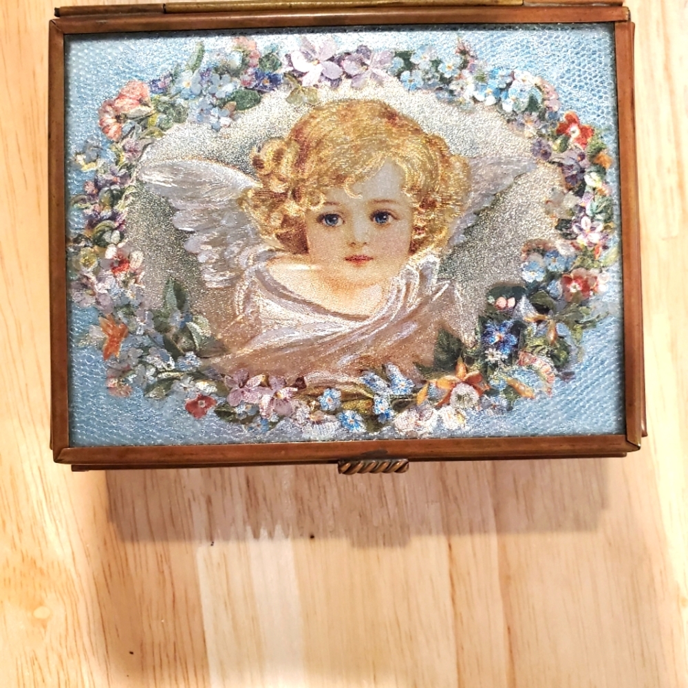 Jewelry box